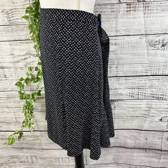 Talbots Skirt size 16 Pet Black Blue Polka Dots Slinky Above Knee Flared Stretch - Picture 10 of 13